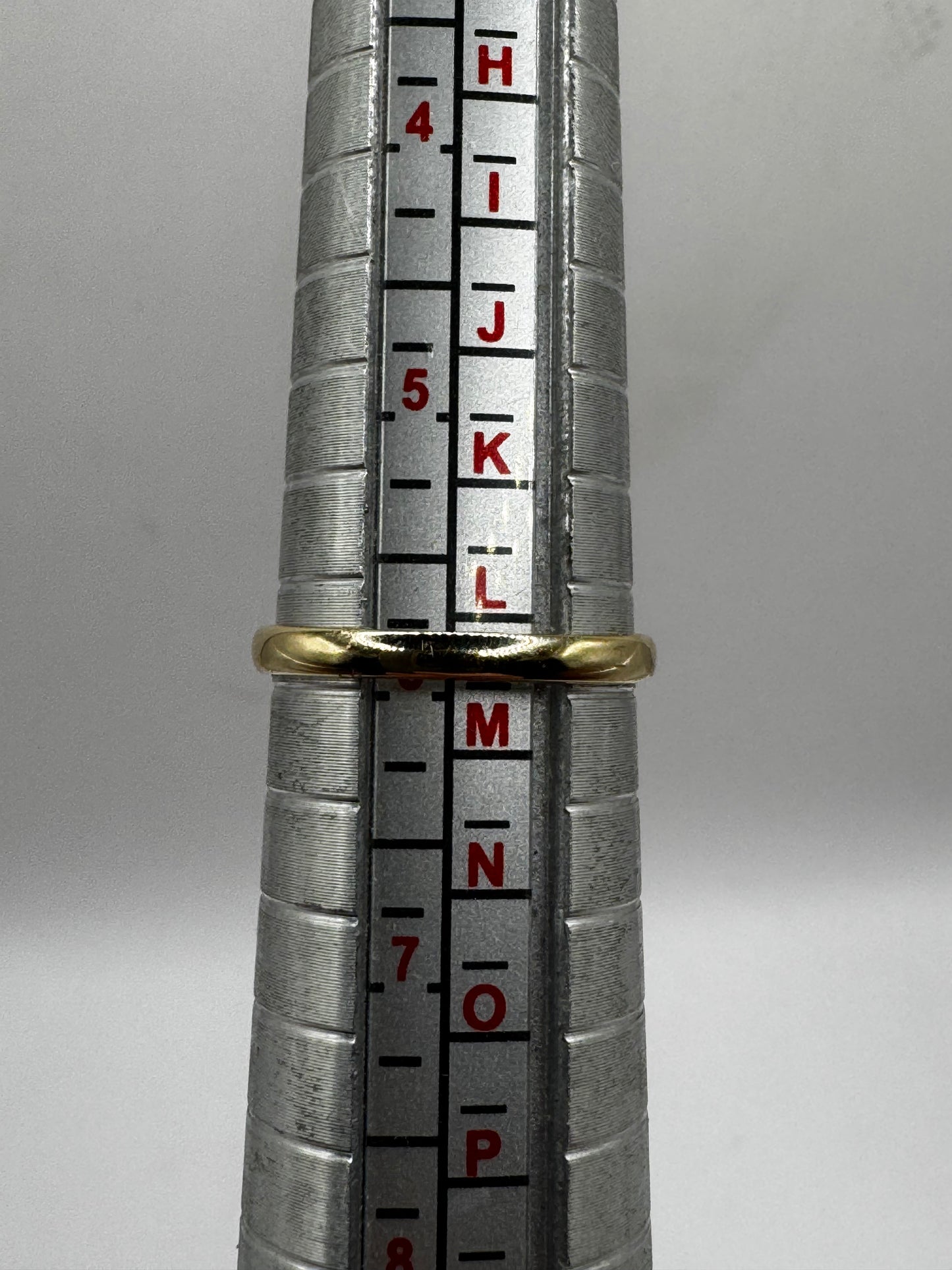 9ct Gold Kite Cluster Cubic Zirconia Ring