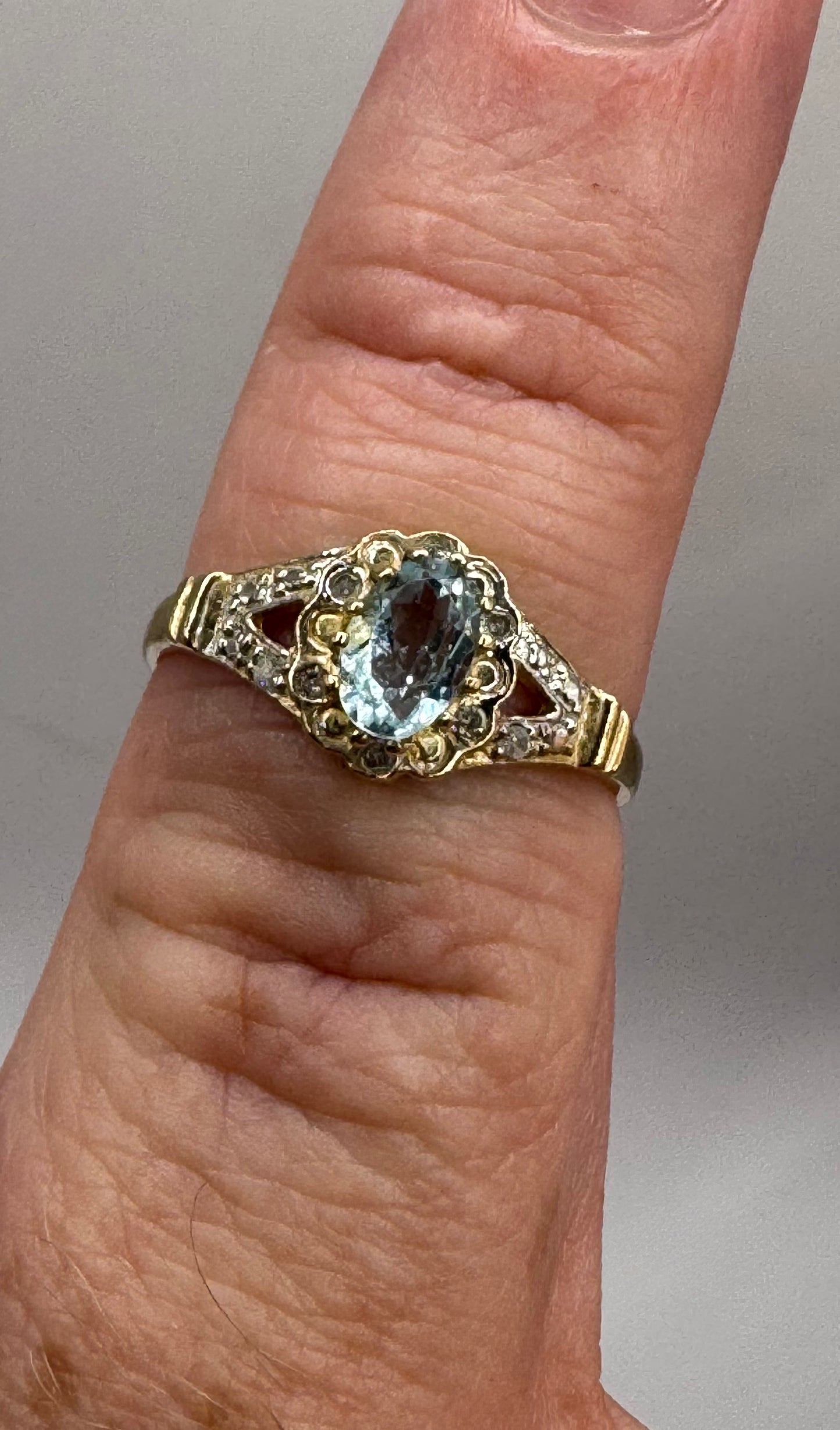 9ct Gold Topaz & Diamond Ring