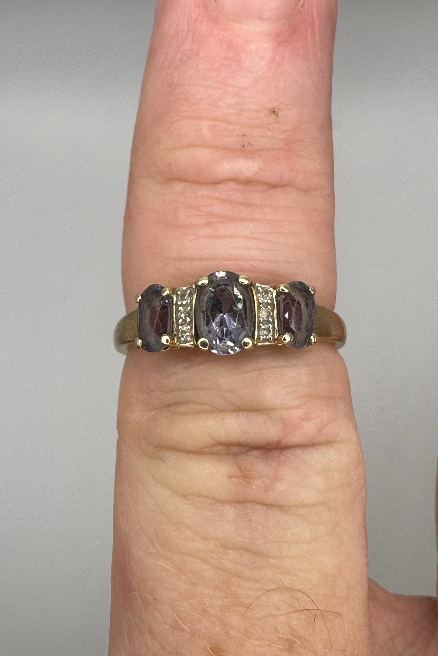 9ct Gold Amethyst & Diamond Ring