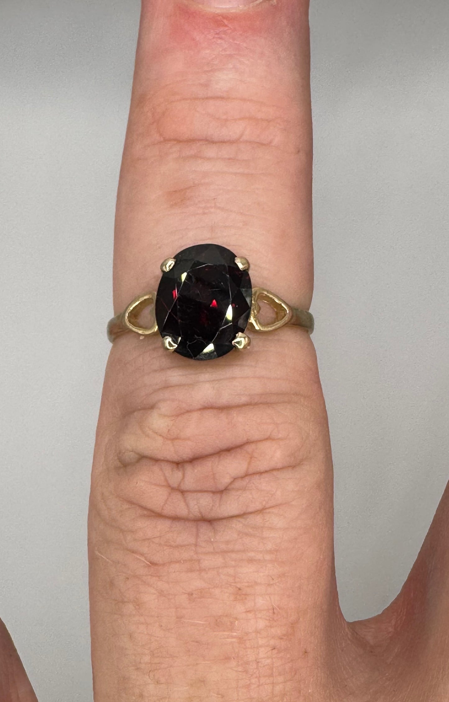 9ct Gold Garnet Ring