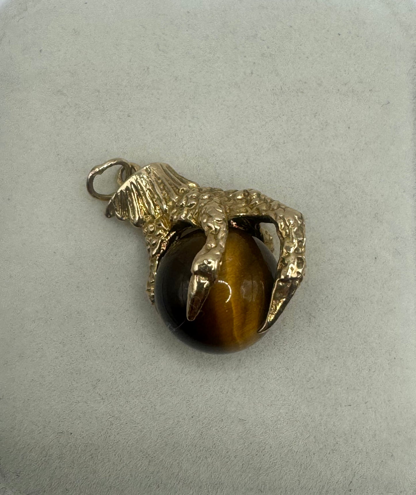 9ct Gold Tiger Eye Claw Pendant