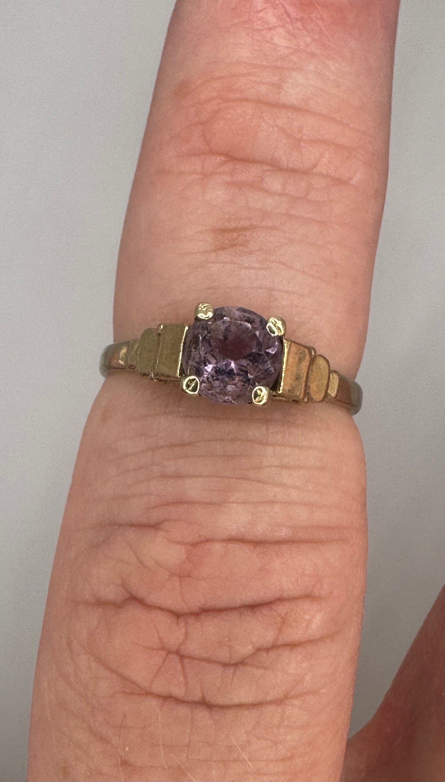 9ct Gold Amethyst Ring