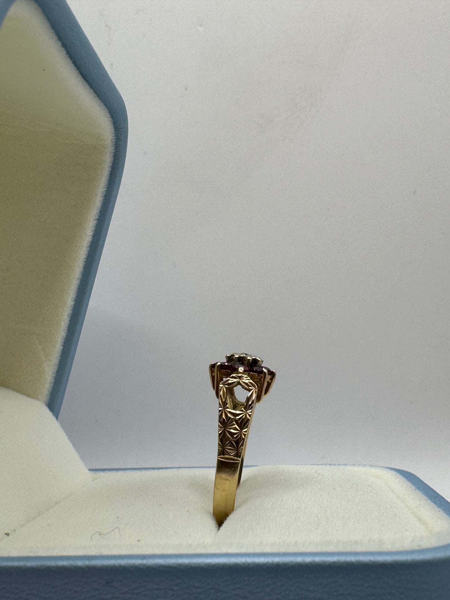 9ct Gold Engraved Garnet & Diamond Ring