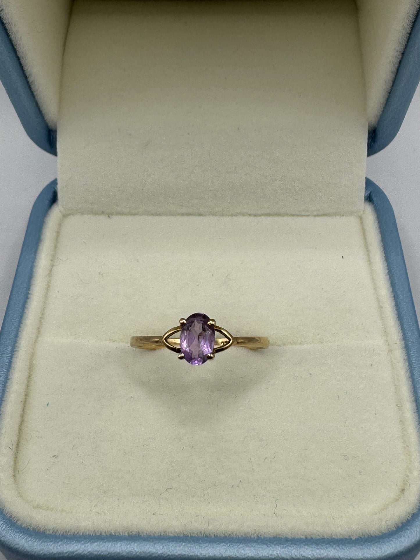 9ct Gold Amethyst Ring