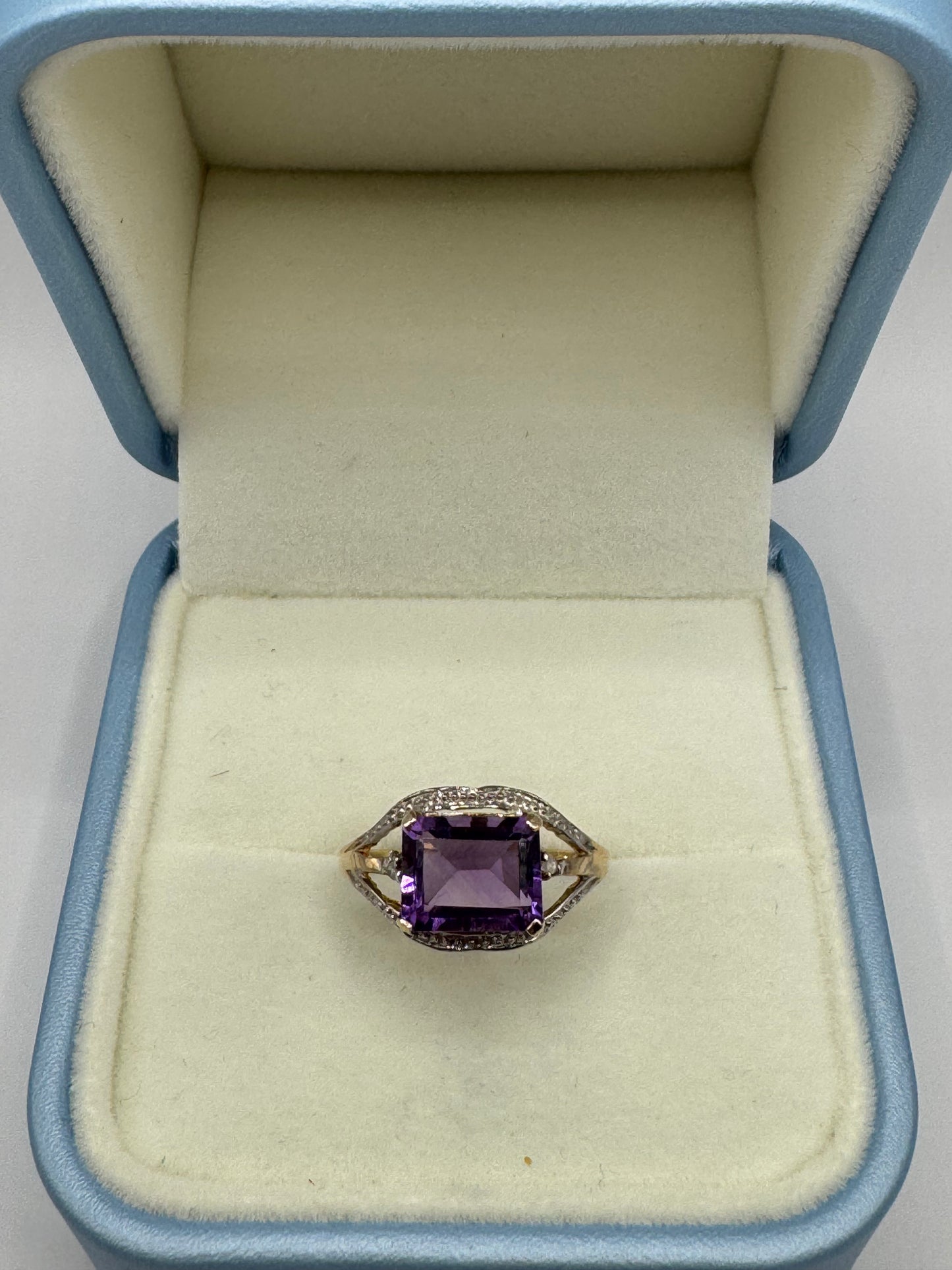 9ct Gold Amethyst & Diamond Ring