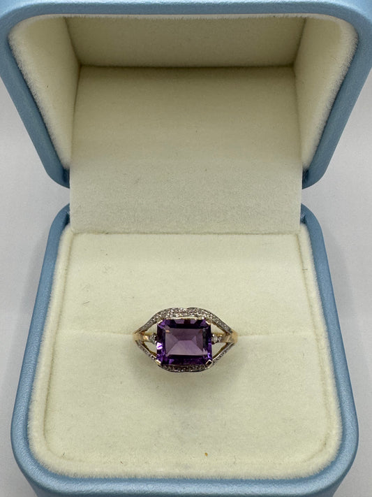 9ct Gold Amethyst & Diamond Ring