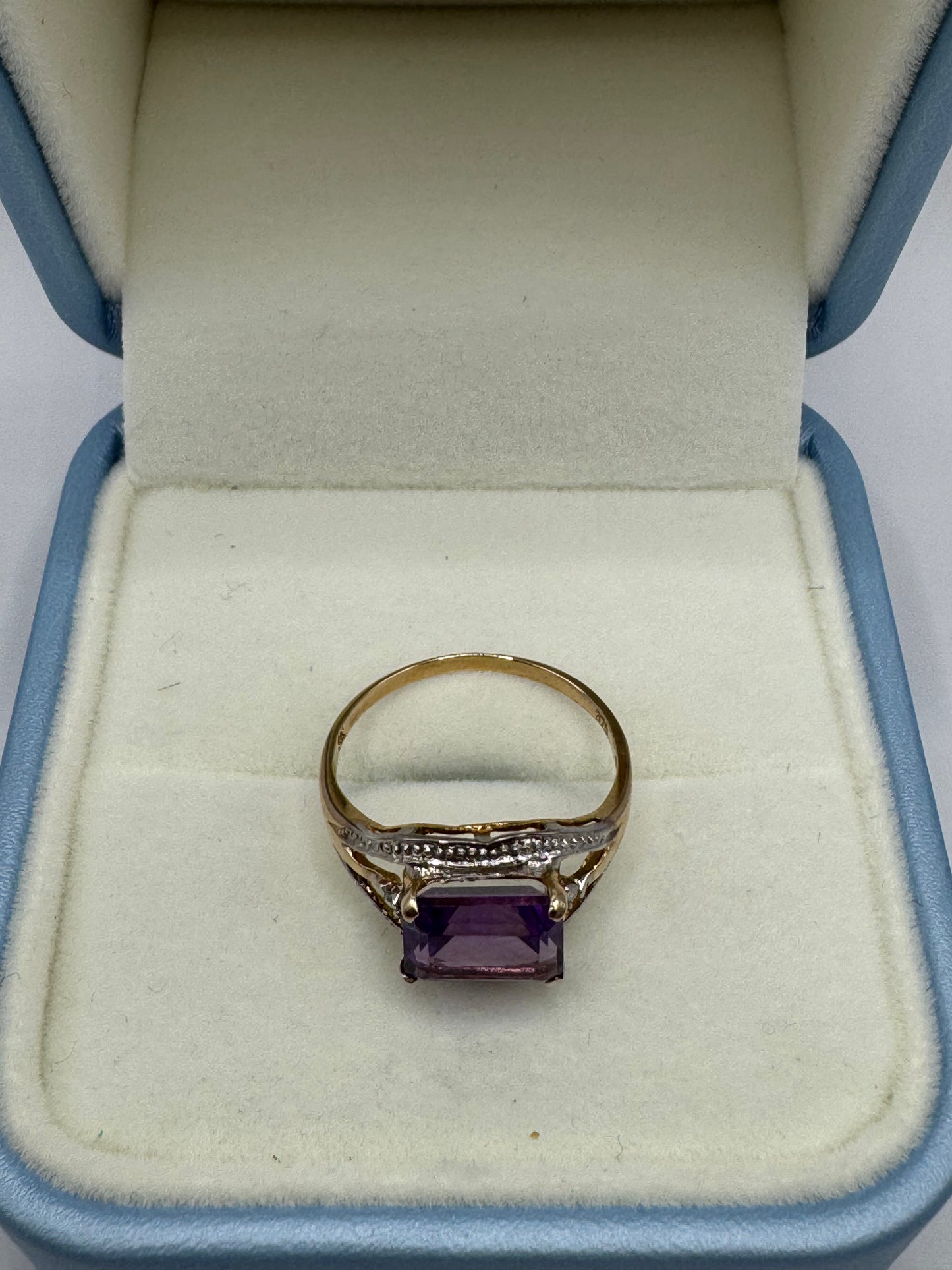 9ct Gold Amethyst & Diamond Ring