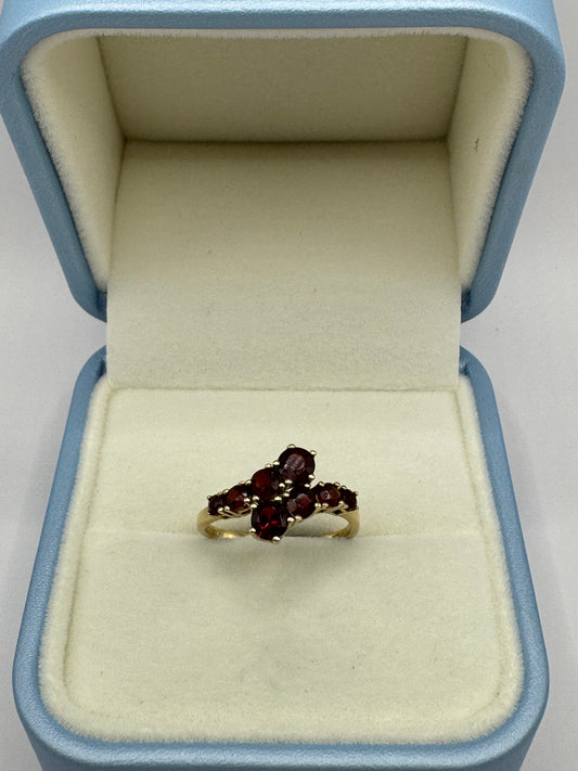 9ct Gold Garnet Ring
