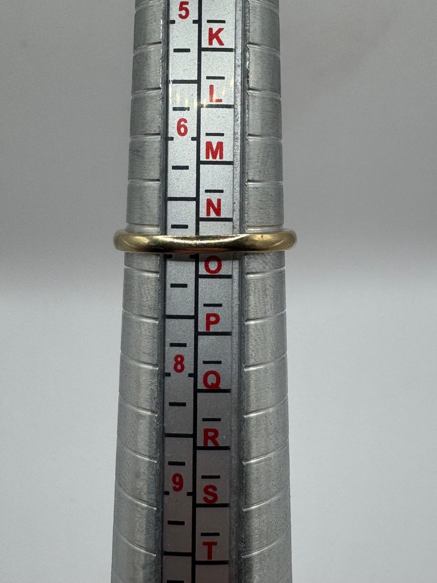 9ct Gold Amethyst & Diamond Ring