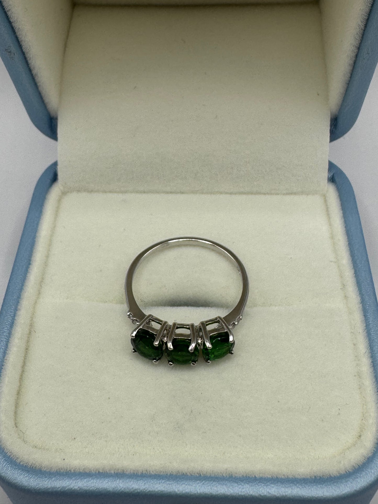 9ct White Gold Diopside & Diamond Ring