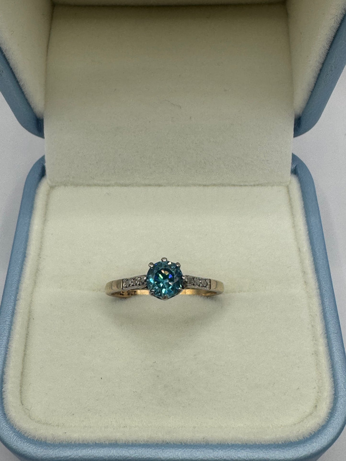 9ct Gold Blue Zircon Ring