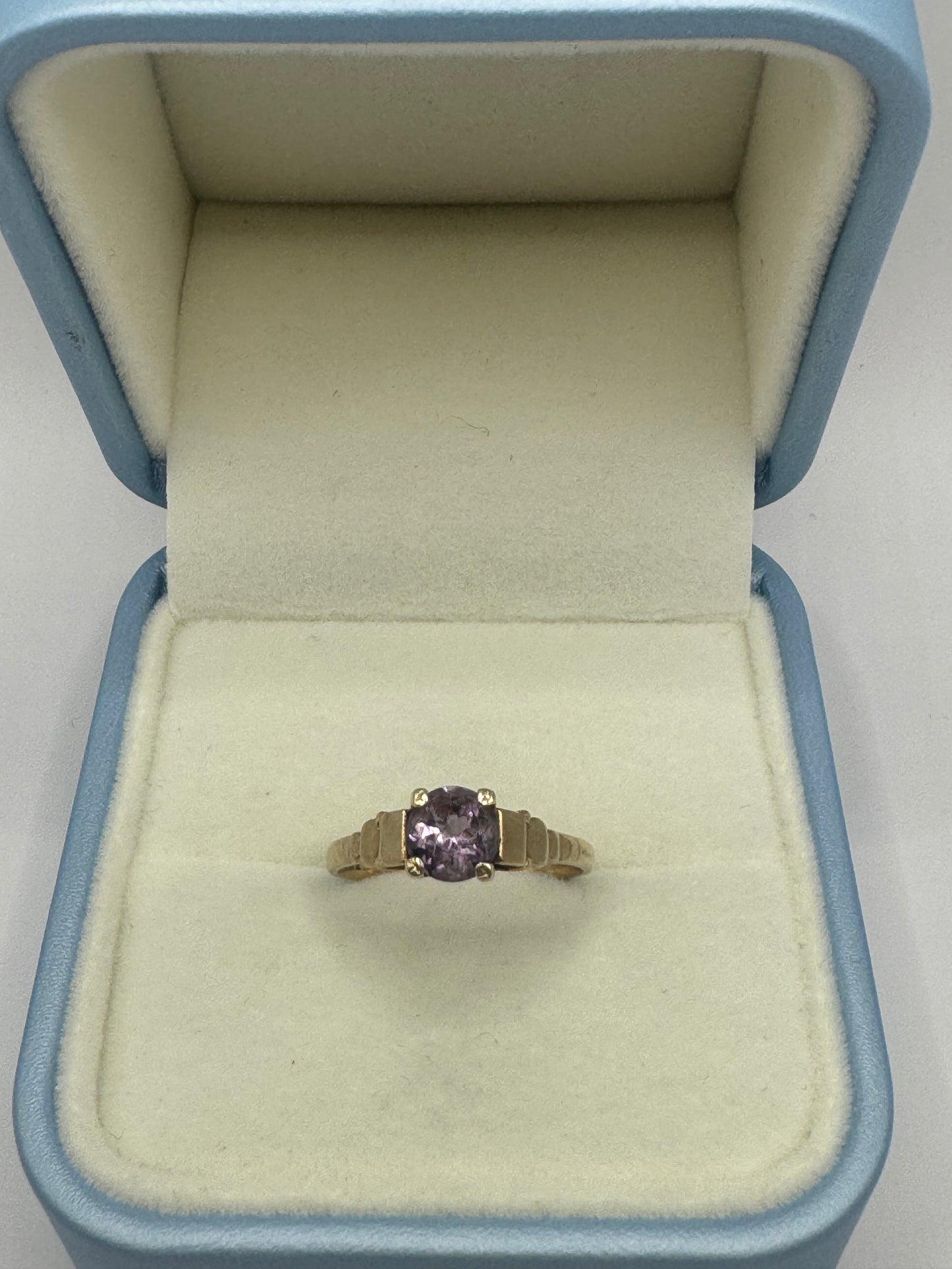 9ct Gold Amethyst Ring