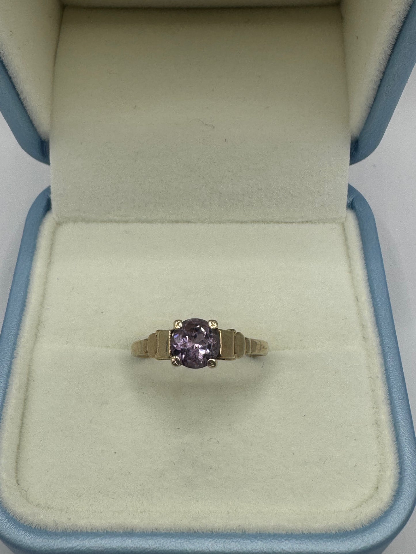 9ct Gold Amethyst Ring