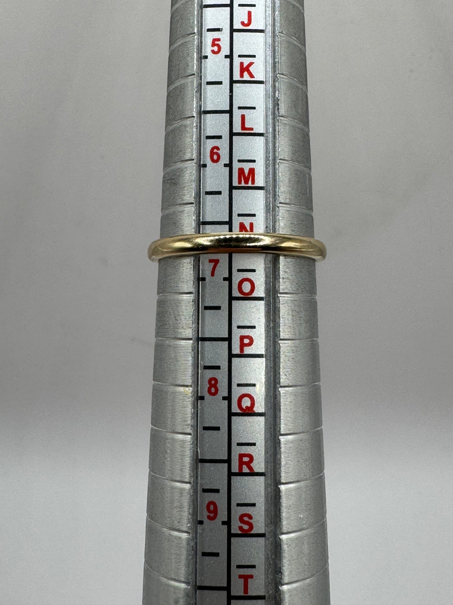 9ct Gold Purple Amethyst Ring