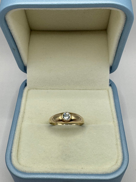 9ct Gold Topaz Gypsy Ring