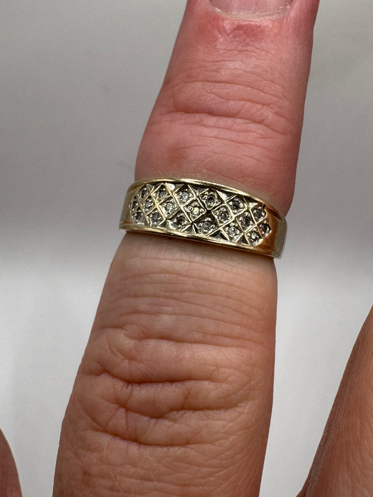 9ct Gold Diamond Ring