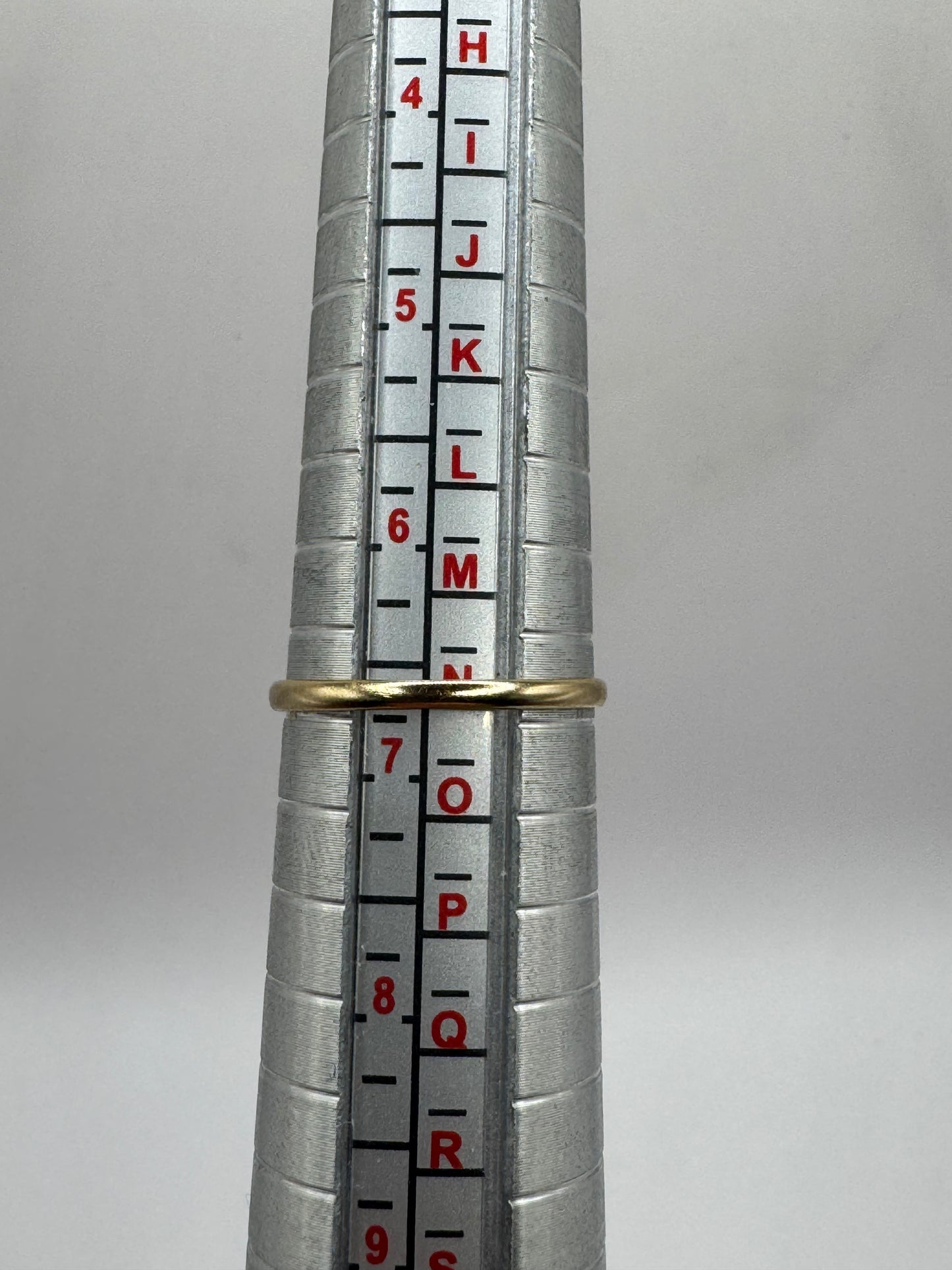 9ct Gold Engraved Amethyst Ring