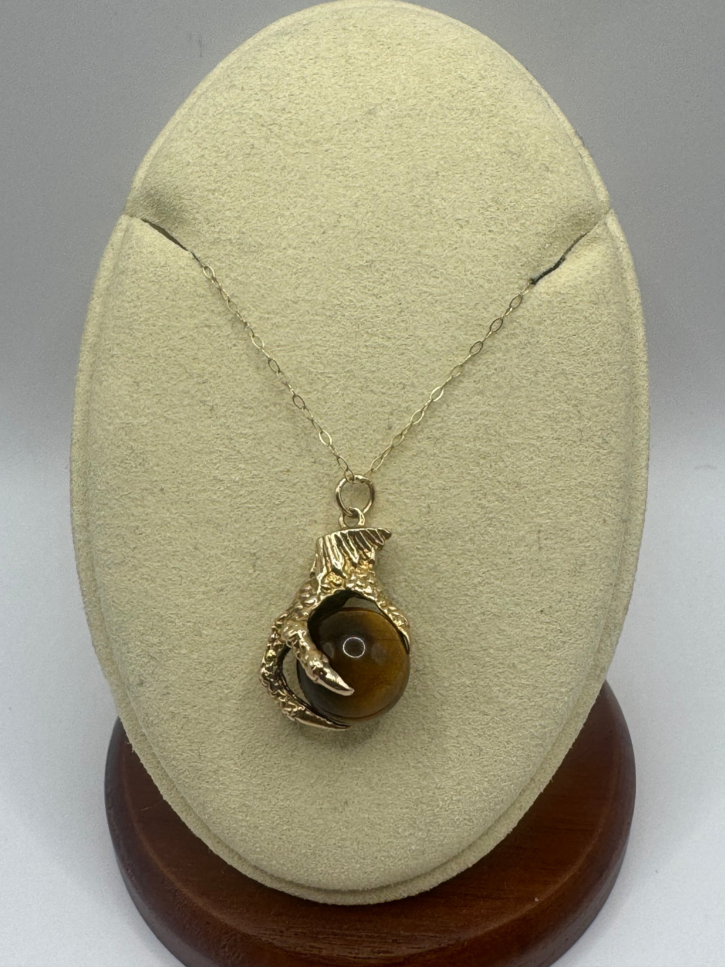 9ct Gold Tiger Eye Claw Pendant