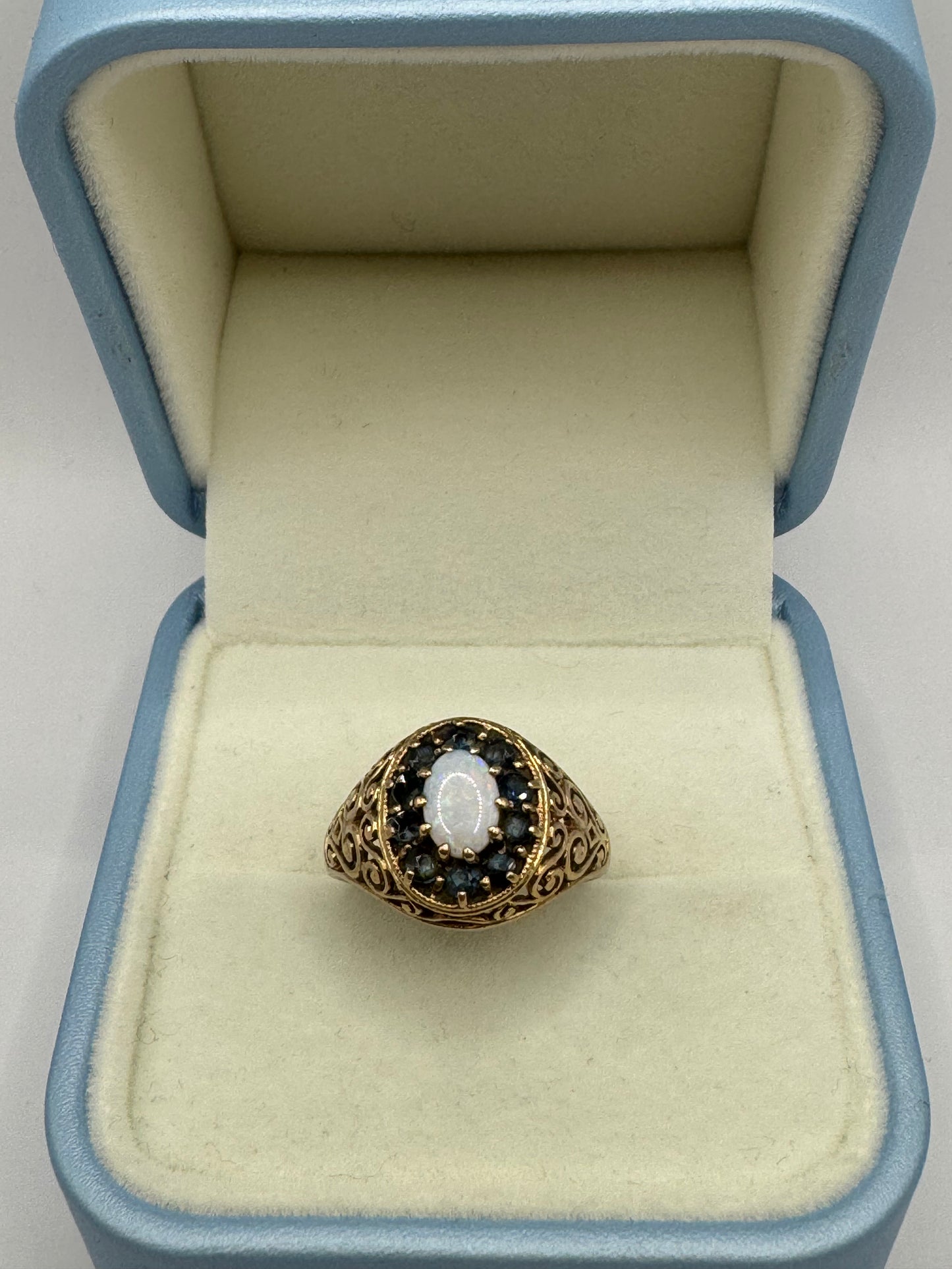 9ct Gold Sapphire & opal Ring