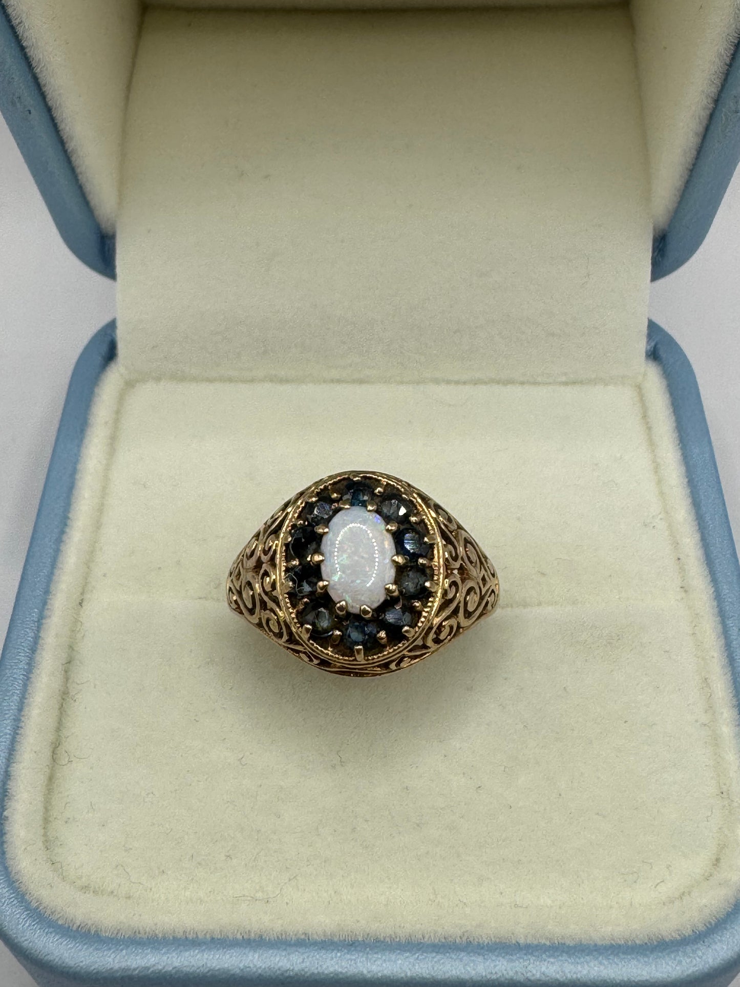 9ct Gold Sapphire & opal Ring