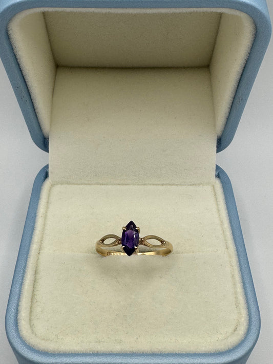 9ct Gold Amethyst Ring