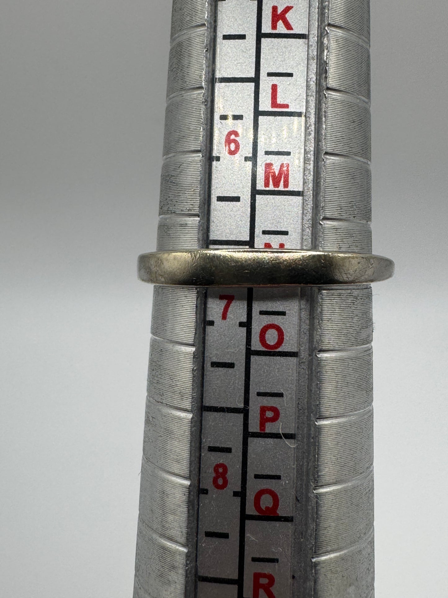 9ct White Gold Emerald Ring