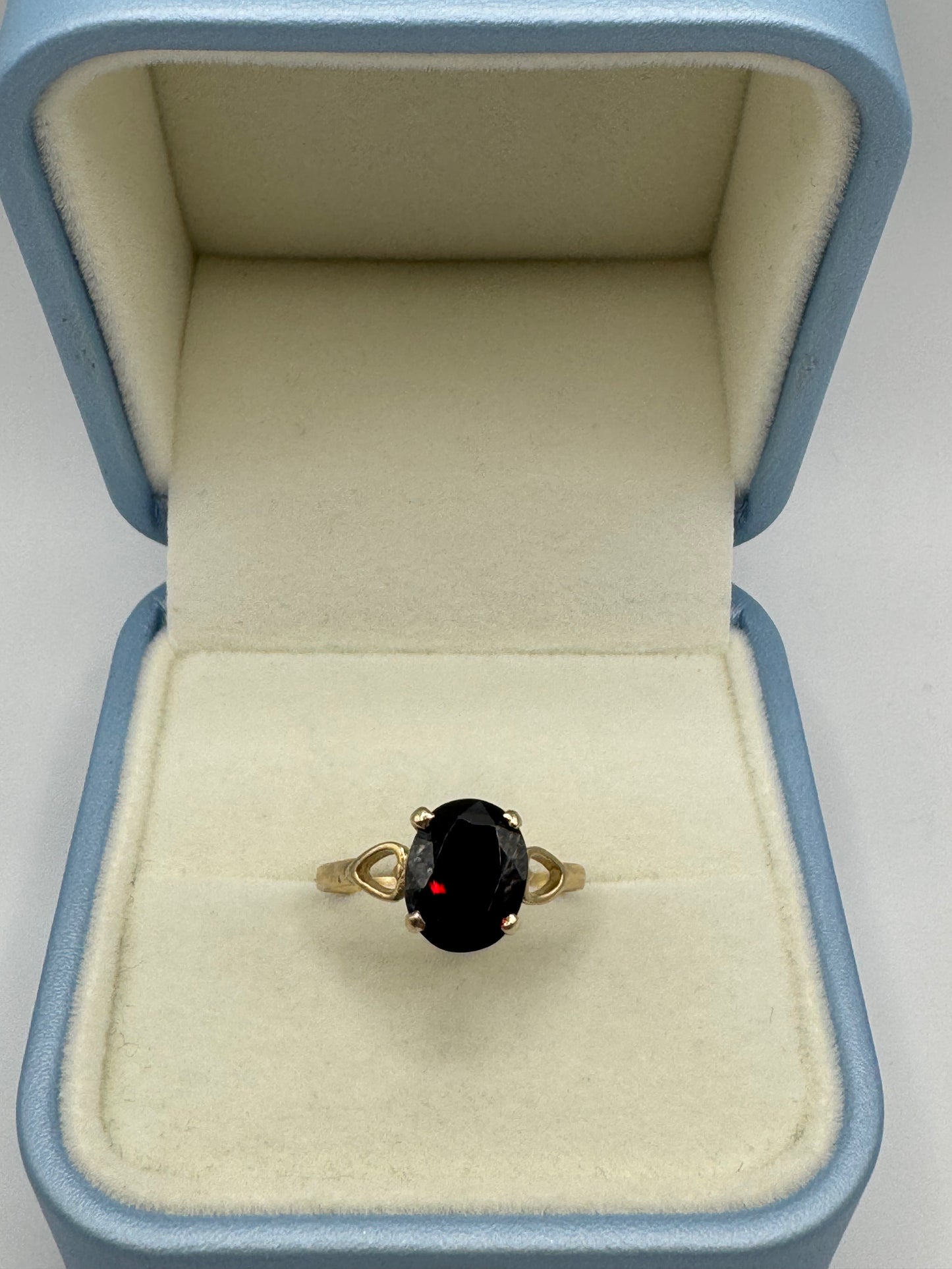 9ct Gold Garnet Ring