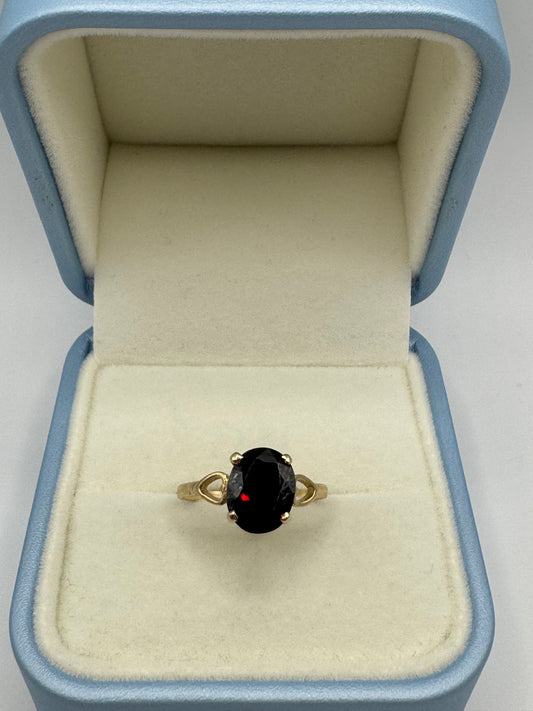 9ct Gold Garnet Ring