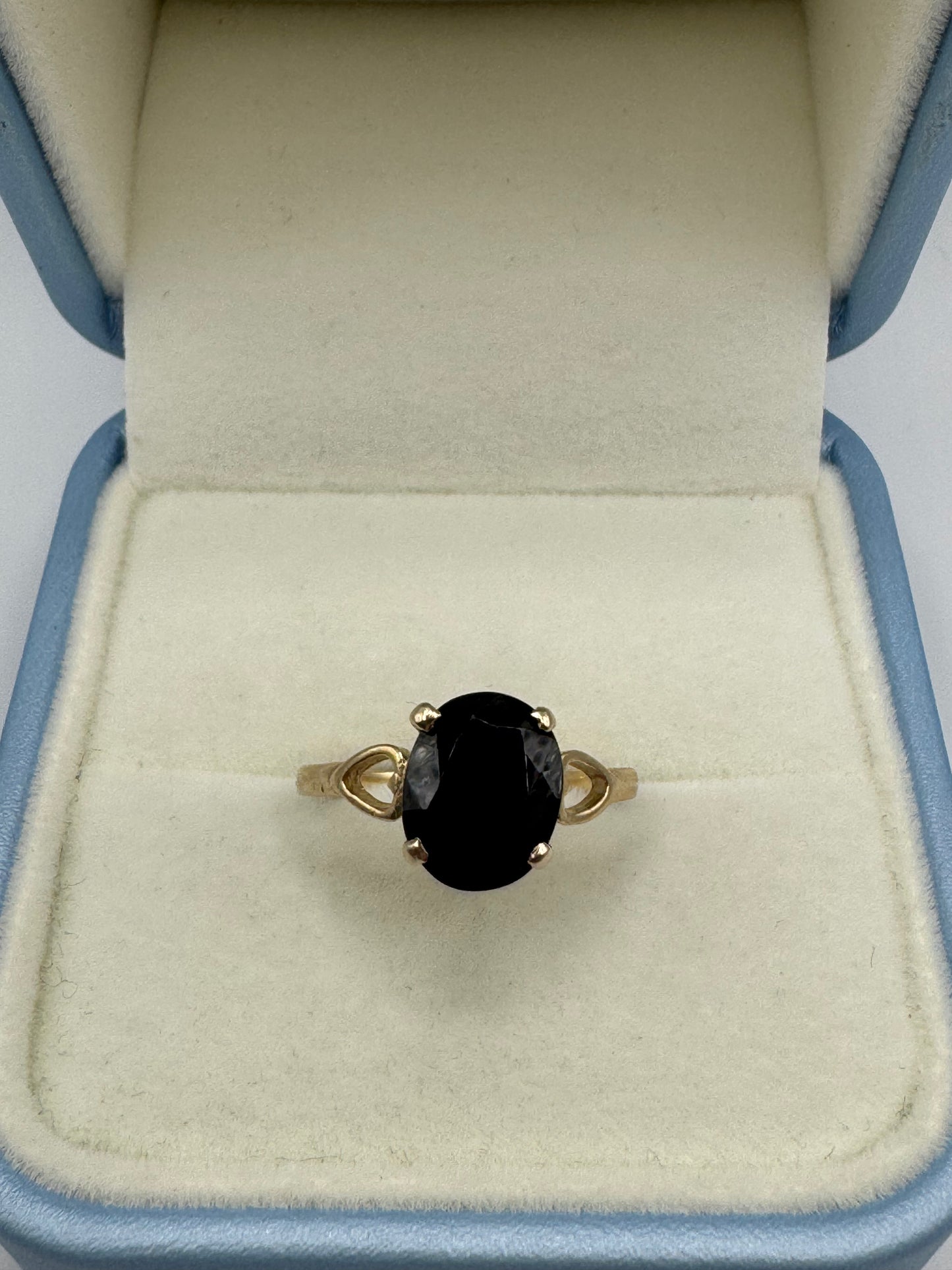 9ct Gold Garnet Ring