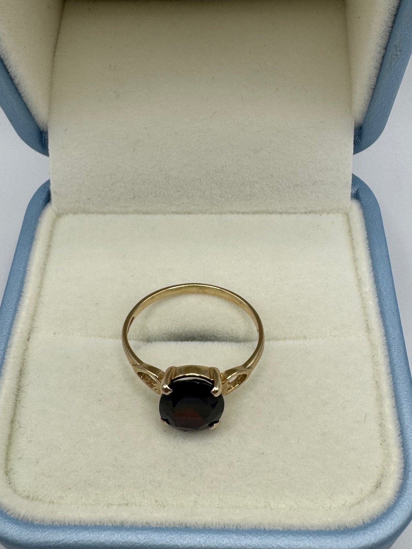 9ct Gold Garnet Ring