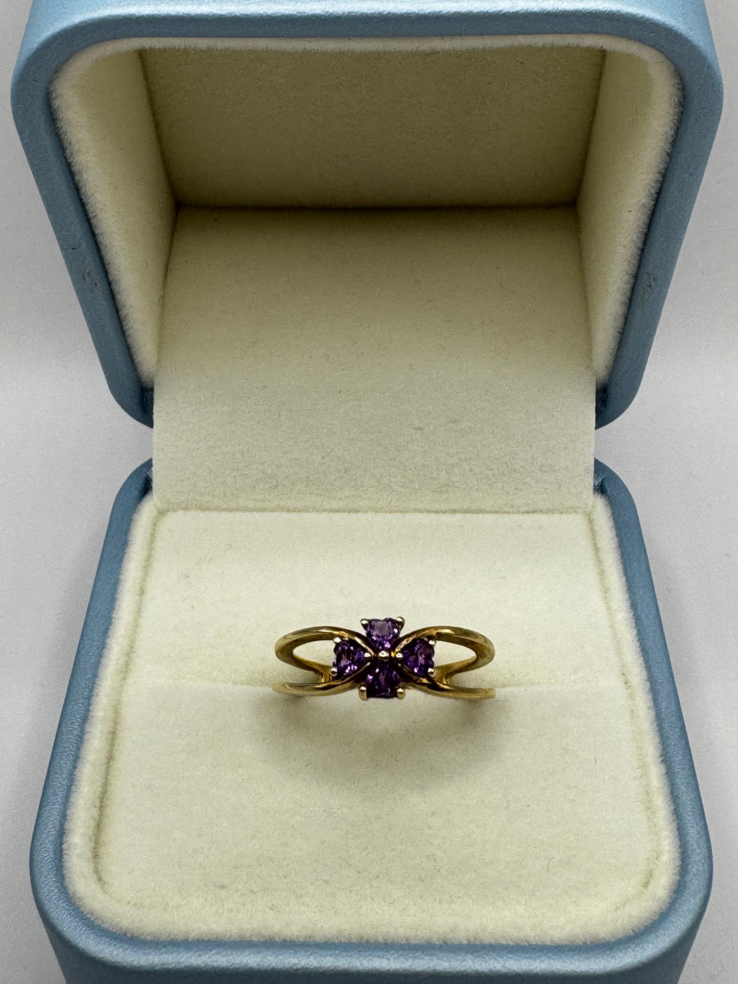 9ct Gold heart shaped amethyst Ring