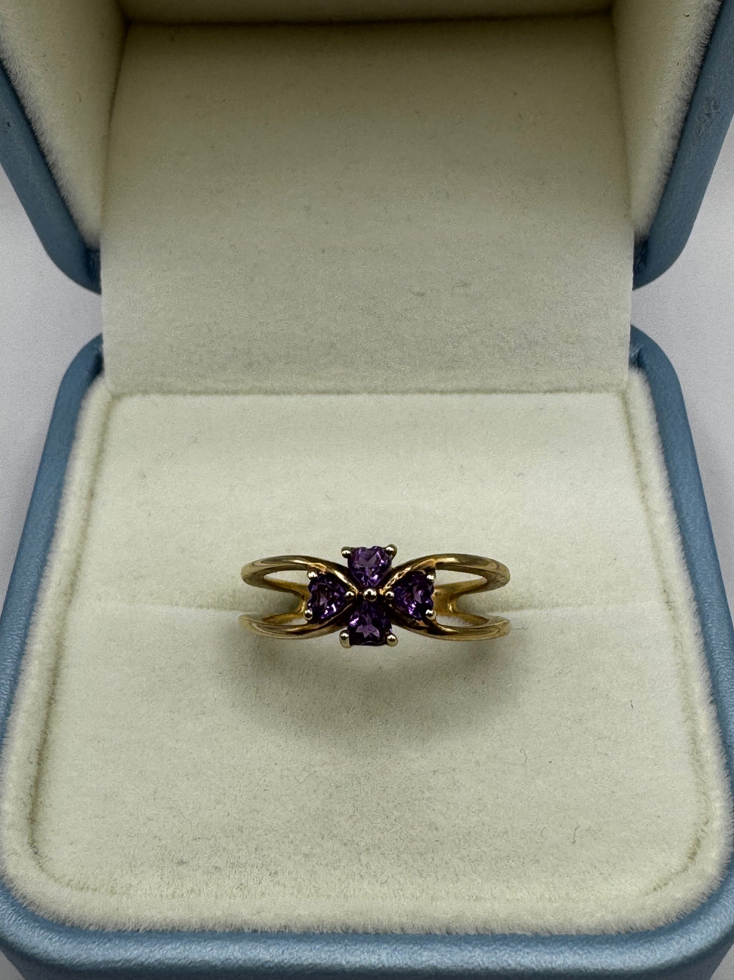 9ct Gold heart shaped amethyst Ring