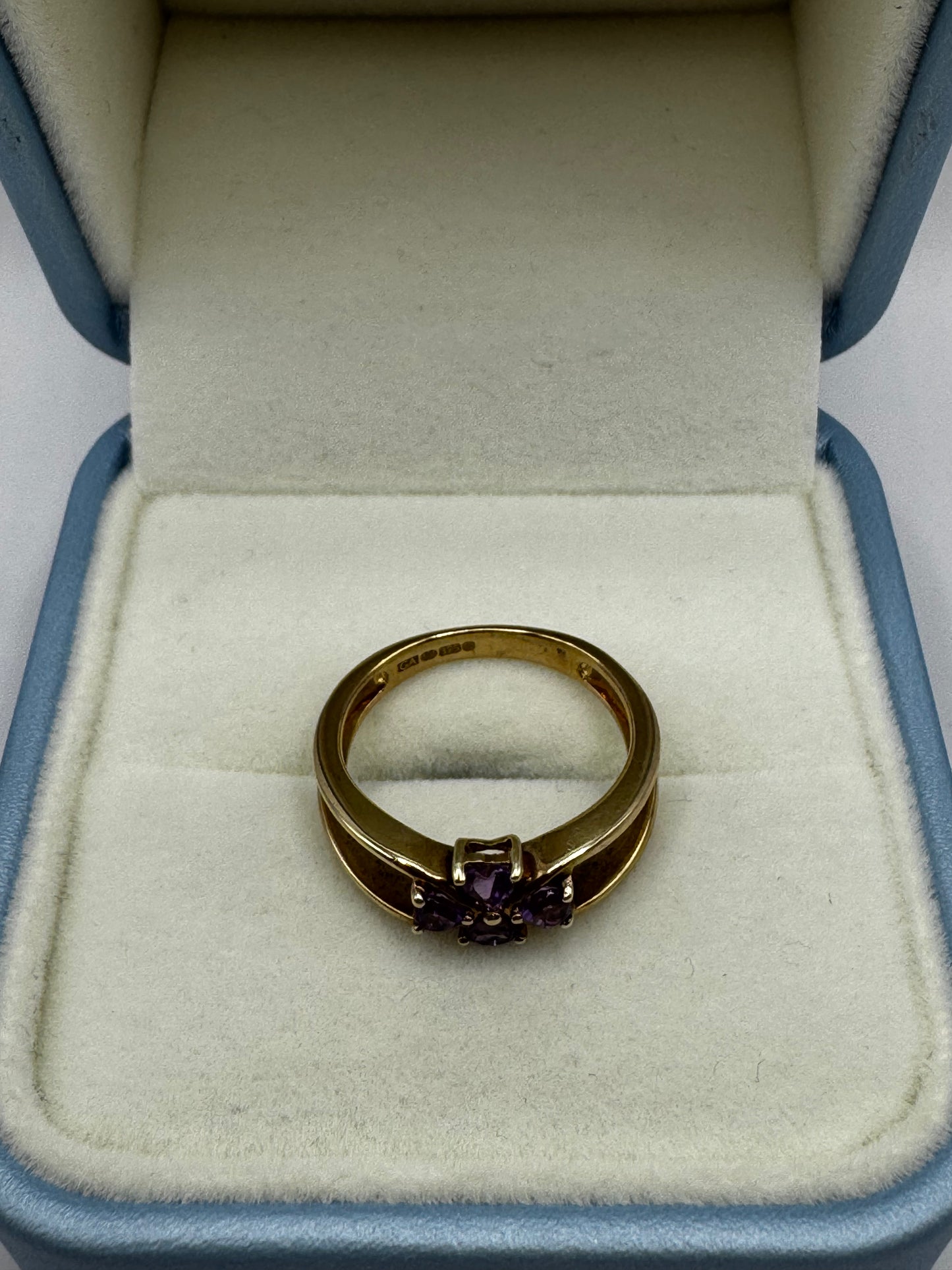 9ct Gold heart shaped amethyst Ring